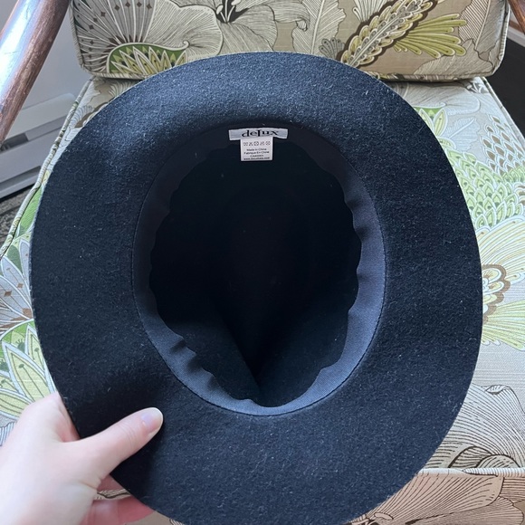 Black wool hat - Picture 2 of 3